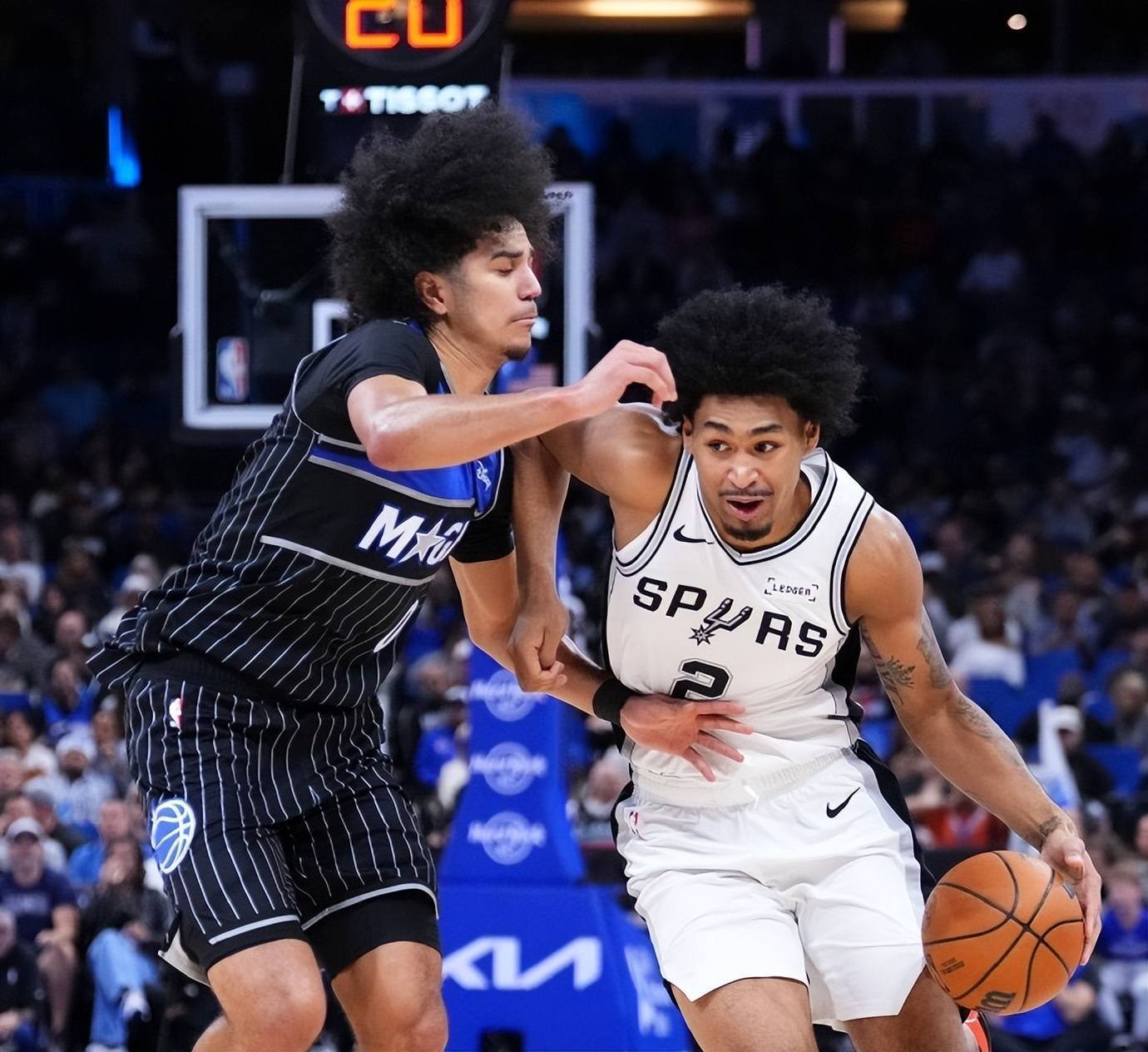 包含圣安东尼奥马刺转会期篮板制胜，志在葡超名次提升，信心回归，轮换策略成焦点的词条