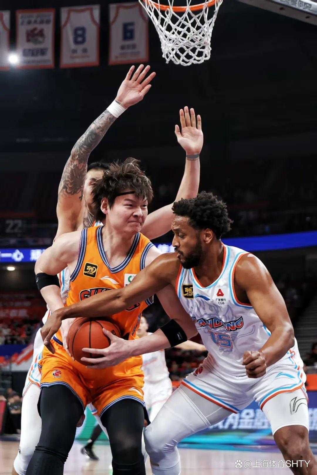 kaiyun-关于上海久事发布备战花絮；转会期防线松动；欧篮联任务艰巨；身体对抗强度拉满的信息